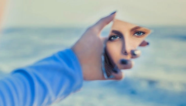 H Ιστορία του καθρέπτη